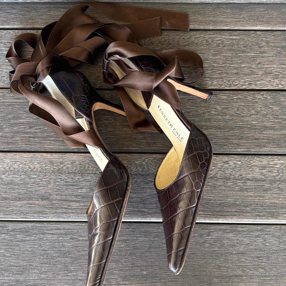 Vintage Kenneth Cole Brown Croc-Pattern Heels with Cocoa Brown Satin Ribbons 8.5